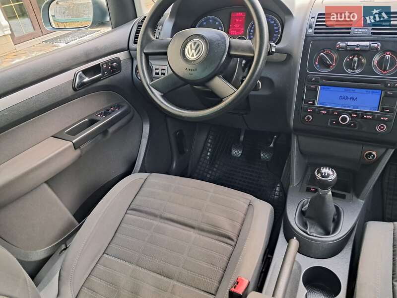 Минивэн Volkswagen Touran 2006 в Могилев-Подольске фото 77 Минивэн Volkswagen Touran 2006 в Могилев-Подольске