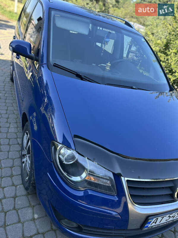 Минивэн Volkswagen Touran 2009 в Ивано-Франковске