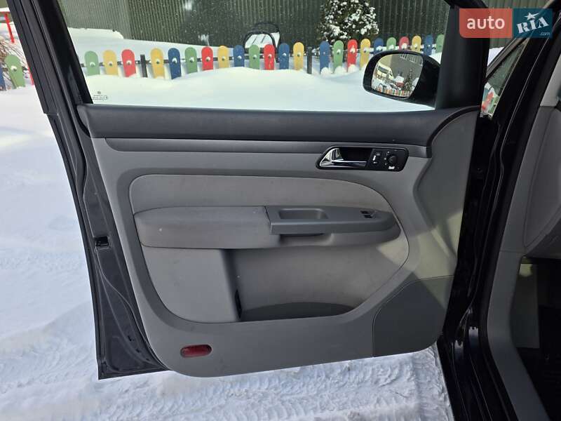 Минивэн Volkswagen Touran 2005 в Тернополе фото 20 Минивэн Volkswagen Touran 2005 в Тернополе