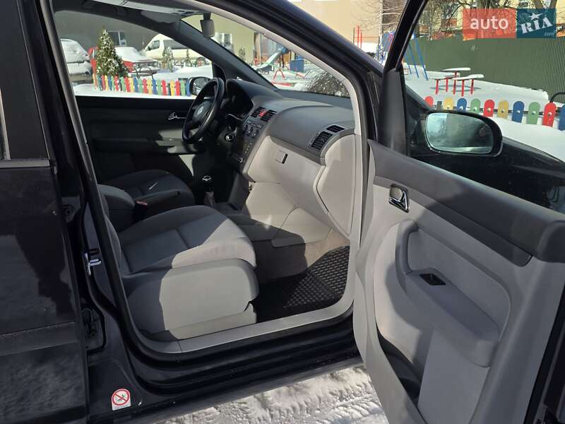 Минивэн Volkswagen Touran 2005 в Тернополе фото 35 Минивэн Volkswagen Touran 2005 в Тернополе