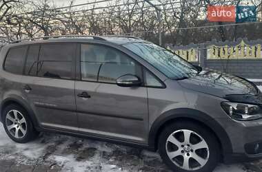 Минивэн Volkswagen Touran 2011 в Хотине