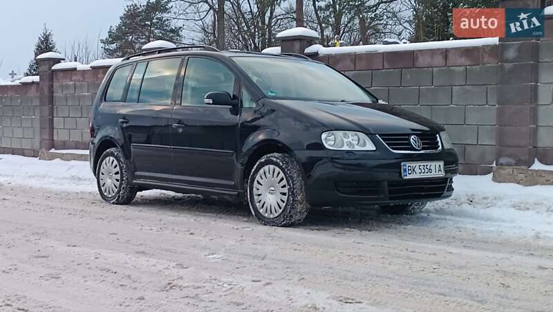 Мінівен Volkswagen Touran 2005 в Сарнах