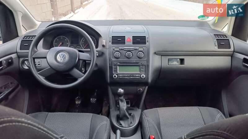 Мінівен Volkswagen Touran 2005 в Сарнах