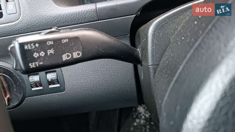 Мінівен Volkswagen Touran 2005 в Сарнах