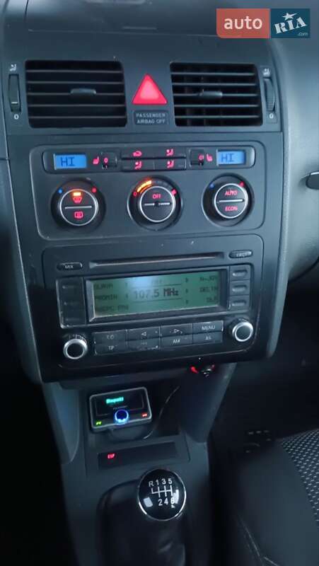 Мінівен Volkswagen Touran 2005 в Сарнах