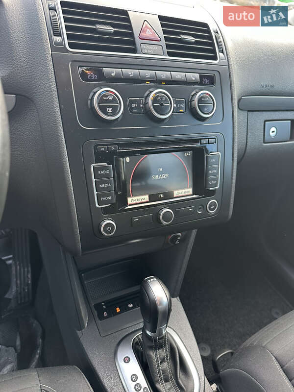 Минивэн Volkswagen Touran 2015 в Луцке