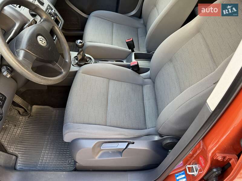 Минивэн Volkswagen Touran 2009 в Ровно