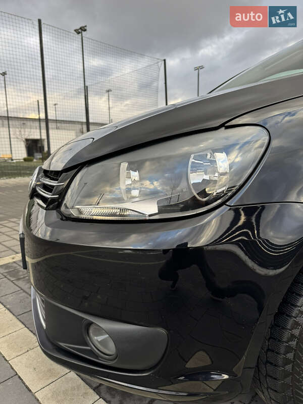 Минивэн Volkswagen Touran 2011 в Мукачево