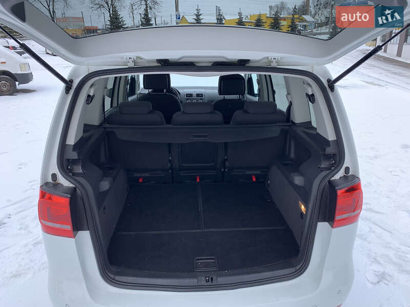 Минивэн Volkswagen Touran 2013 в Ровно