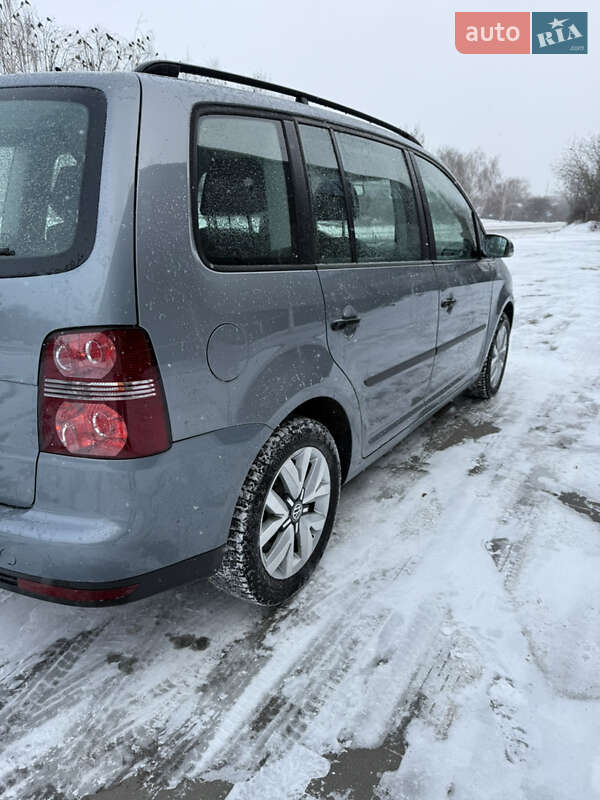 Минивэн Volkswagen Touran 2009 в Белой Церкви