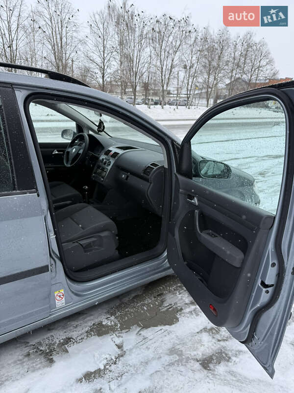 Минивэн Volkswagen Touran 2009 в Белой Церкви