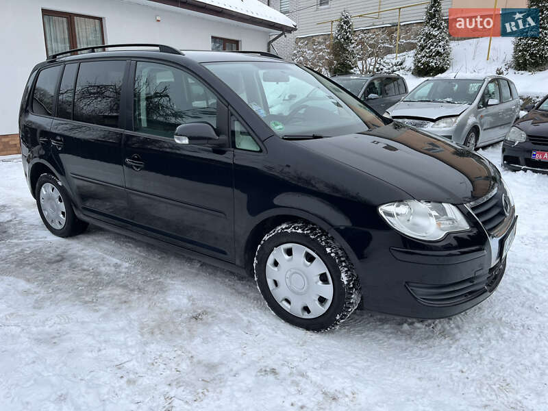 Минивэн Volkswagen Touran 2007 в Звягеле фото 8 Минивэн Volkswagen Touran 2007 в Звягеле
