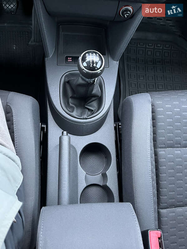 Минивэн Volkswagen Touran 2007 в Звягеле фото 41 Минивэн Volkswagen Touran 2007 в Звягеле