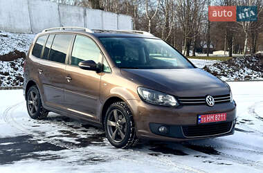 Минивэн Volkswagen Touran 2014 в Хороле