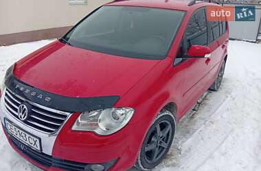 Минивэн Volkswagen Touran 2009 в Сокирянах