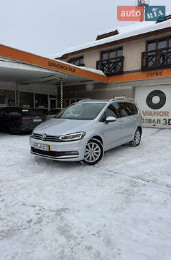 Мікровен Volkswagen Touran 2018 в Сваляві