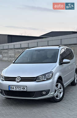 Минивэн Volkswagen Touran 2012 в Новоукраинке