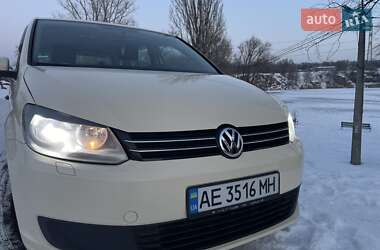 Мінівен Volkswagen Touran 2015 в Дніпрі