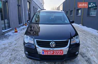 Мінівен Volkswagen Touran 2008 в Чернівцях
