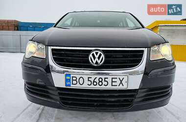 Мінівен Volkswagen Touran 2010 в Томашполі