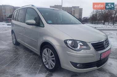Минивэн Volkswagen Touran 2010 в Черкассах