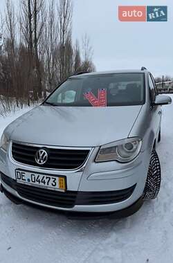 Минивэн Volkswagen Touran 2007 в Казатине