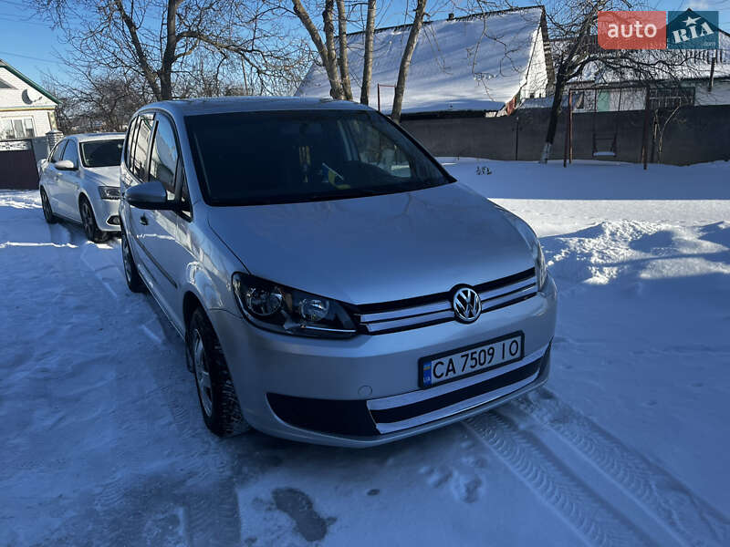 Volkswagen Touran 2011