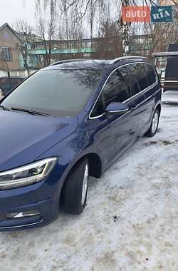 Мікровен Volkswagen Touran 2016 в Миргороді