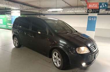 Мінівен Volkswagen Touran 2004 в Львові