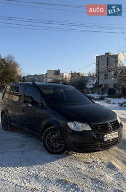 Минивэн Volkswagen Touran 2007 в Харькове