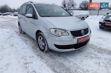 Минивэн Volkswagen Touran 2010 в Демидовке