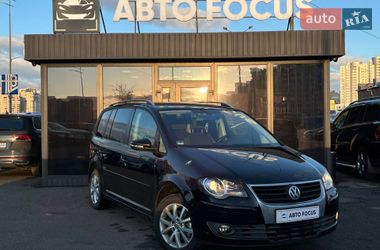 Минивэн Volkswagen Touran 2010 в Киеве