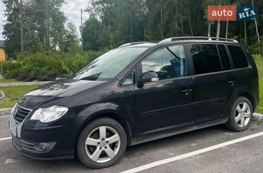 Минивэн Volkswagen Touran 2009 в Отынии