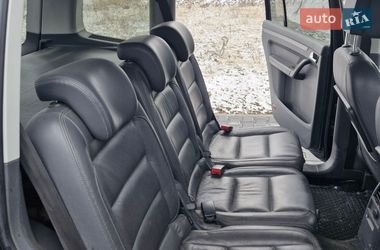 Мінівен Volkswagen Touran 2013 в Чернівцях