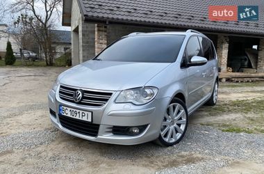 Мінівен Volkswagen Touran 2009 в Наварії