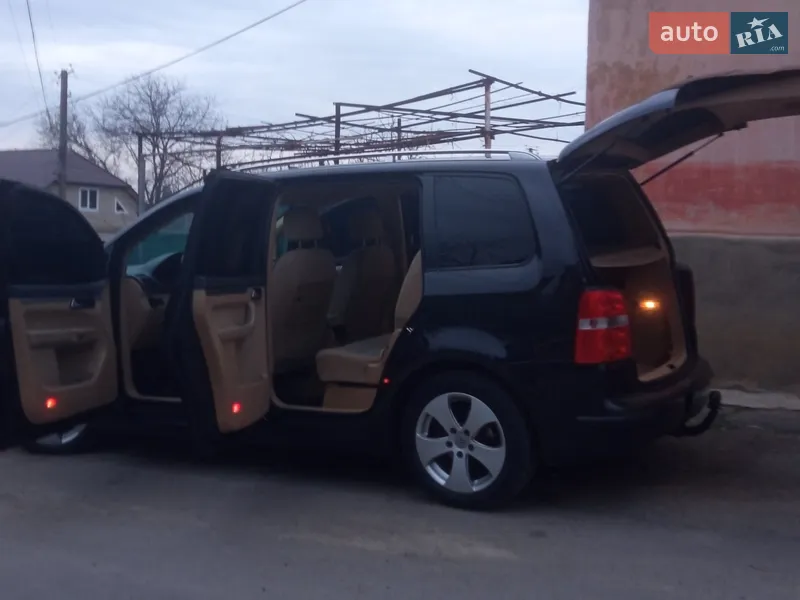 Volkswagen Touran 2003 VIN WVGZZZ1TZ4W020372 фото оголошення 3 з 72