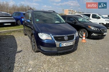 Минивэн Volkswagen Touran 2008 в Львове