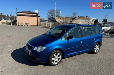 Минивэн Volkswagen Touran 2008 в Сарнах