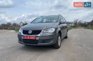 Мінівен Volkswagen Touran 2009 в Зіньківі