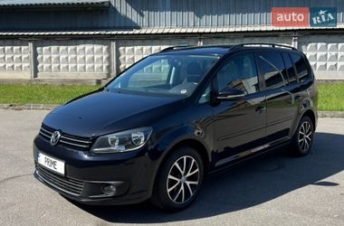 Мінівен Volkswagen Touran 2010 в Києві