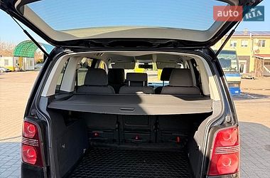 Минивэн Volkswagen Touran 2010 в Луцке