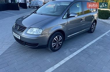 Минивэн Volkswagen Touran 2006 в Городке