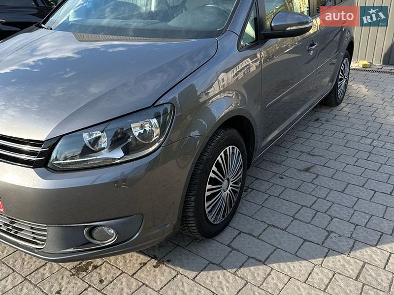 Volkswagen Touran 2011
