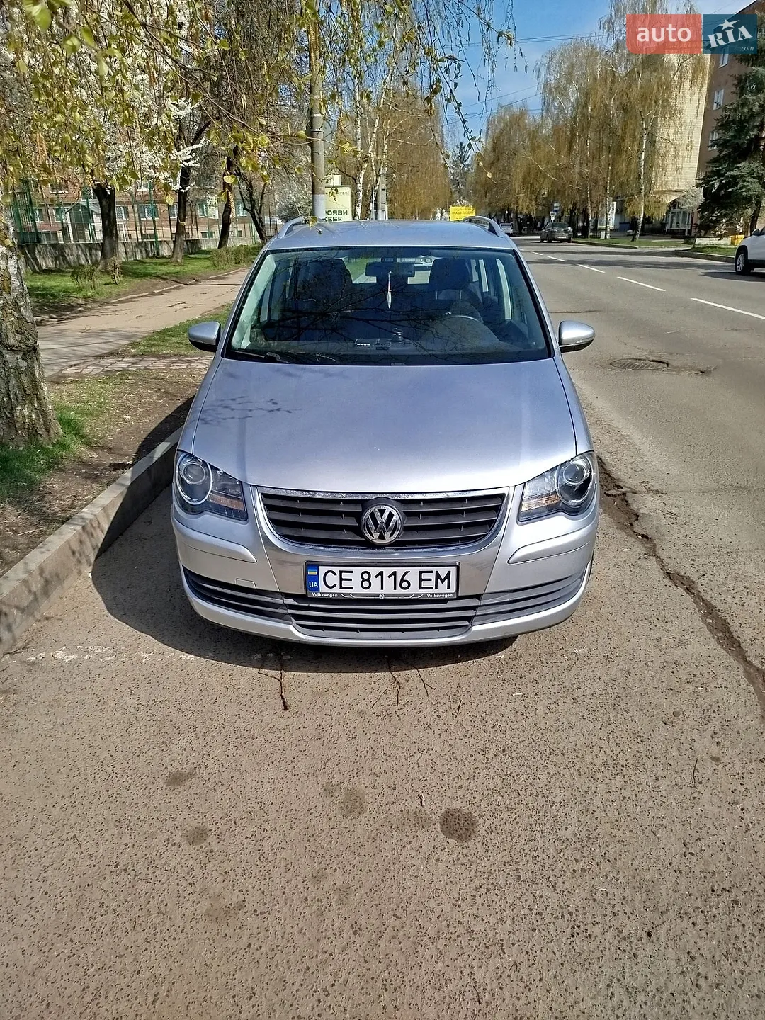2010 Volkswagen Touran - фото 1