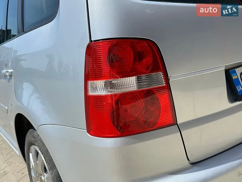 Volkswagen Touran 2004 VIN WVGZZZ1TZ5W062622 фото оголошення 9 з 46