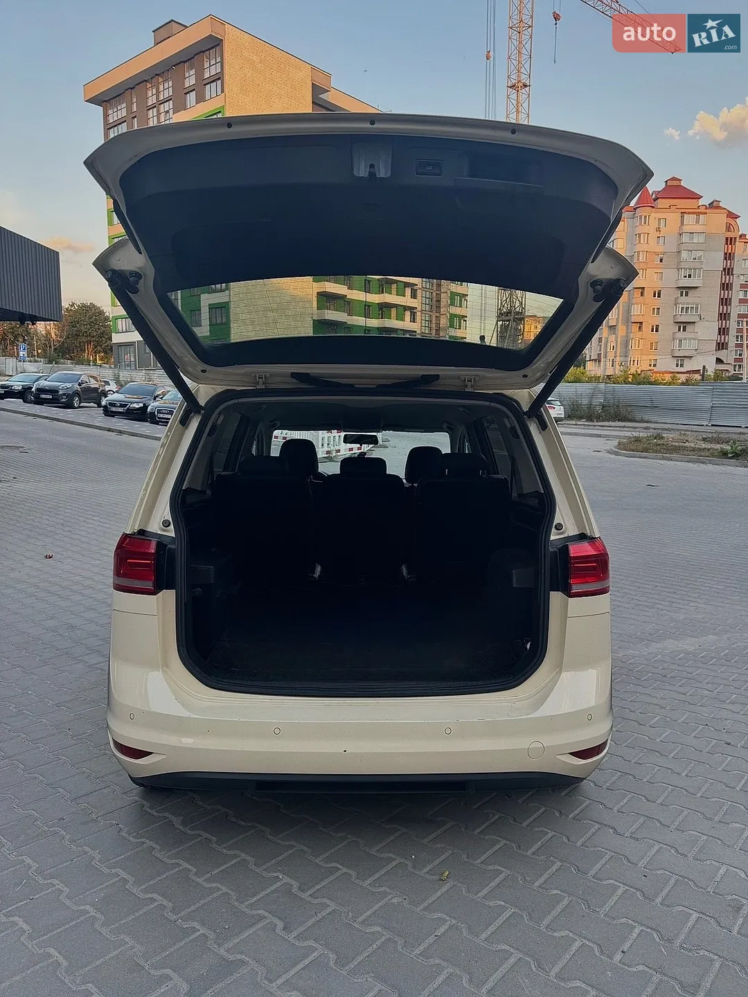 2018 Volkswagen Touran - мініатюра 8