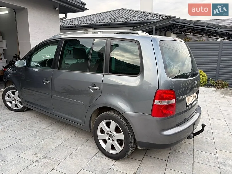 Volkswagen Touran