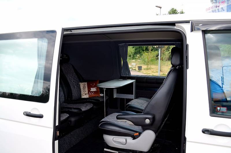 Минивэн Volkswagen Transporter 2008 в 