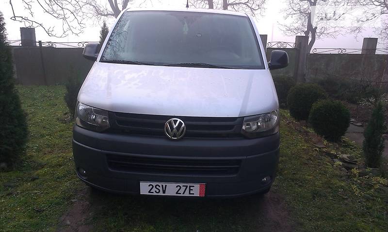 Универсал Volkswagen Transporter 2011 в Тячеве