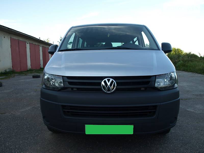 Минивэн Volkswagen Transporter 2012 в 